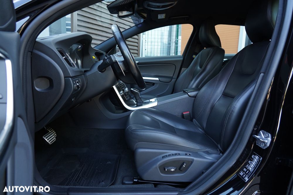 Volvo V60 D4 Geartronic Summum - 32