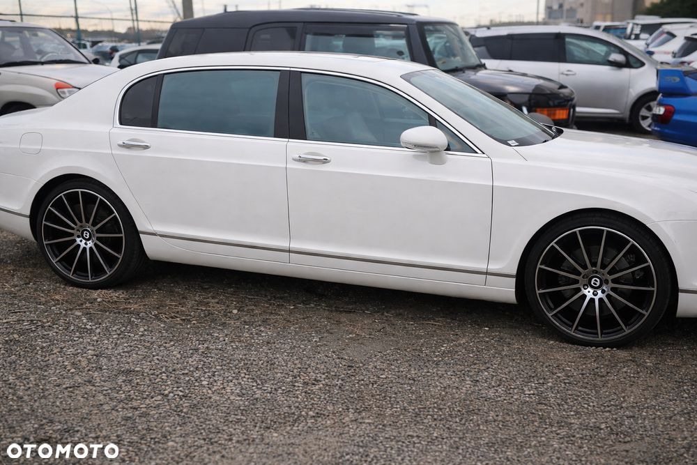 Bentley Flying Spur - 16