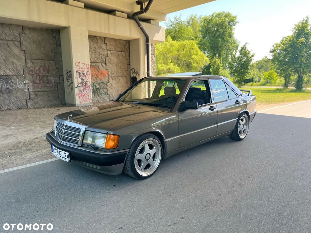 Mercedes-Benz W201 (190) - 2