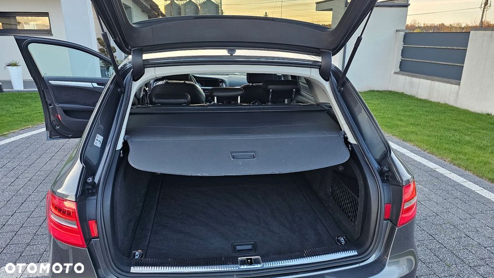 Audi A4 Avant 2.0 TDI DPF clean diesel quattro S tronic S line Sportpaket - 16