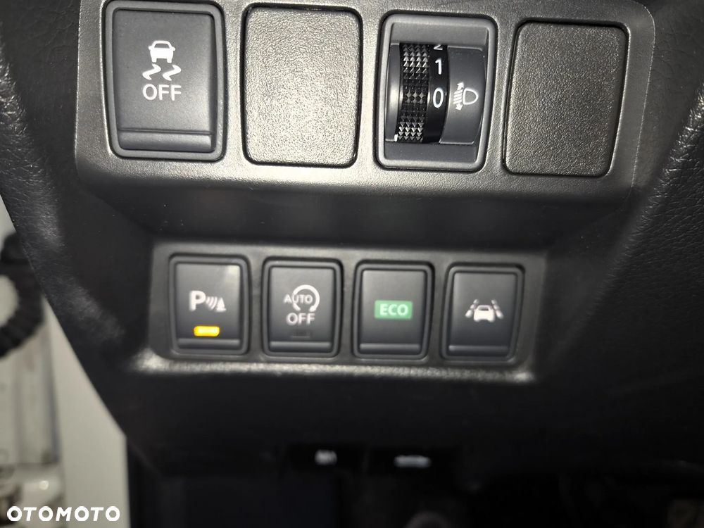 Nissan Qashqai 1.6 DCi Xtronic N-Connecta - 20