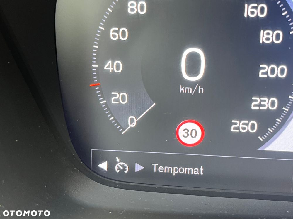 Volvo XC 40 D3 Momentum Pro - 18