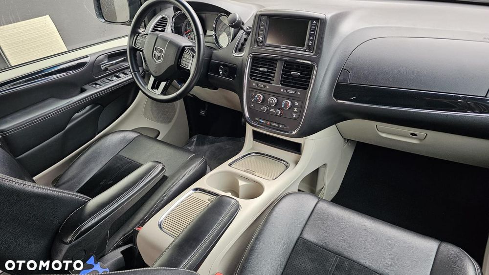 Dodge Grand Caravan 3.6 R/T - 8