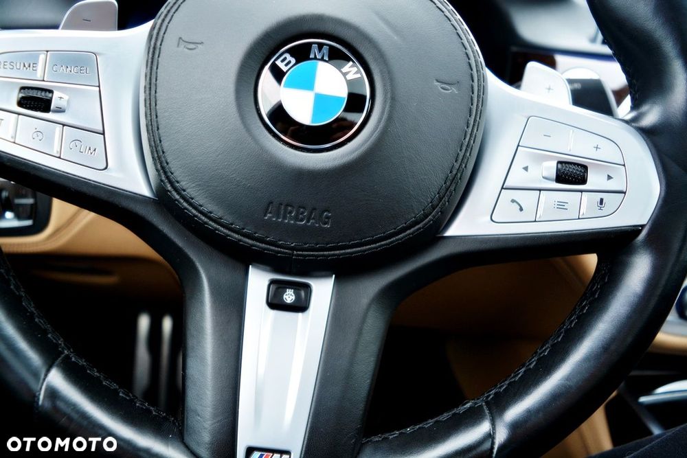 BMW Seria 7 750Li xDrive - 17