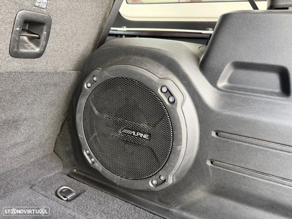 Jeep Wrangler Unlimited 3.6 Auto Golden Eagle - 12