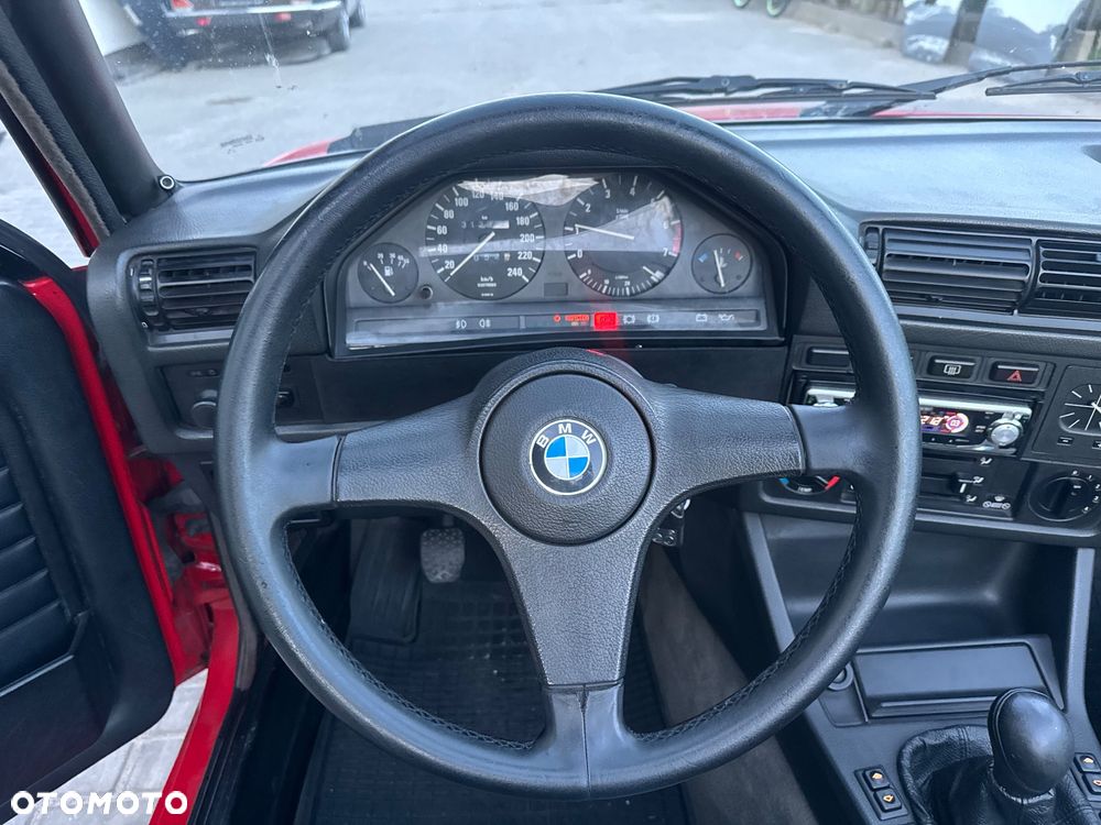 BMW Seria 3 320i - 17
