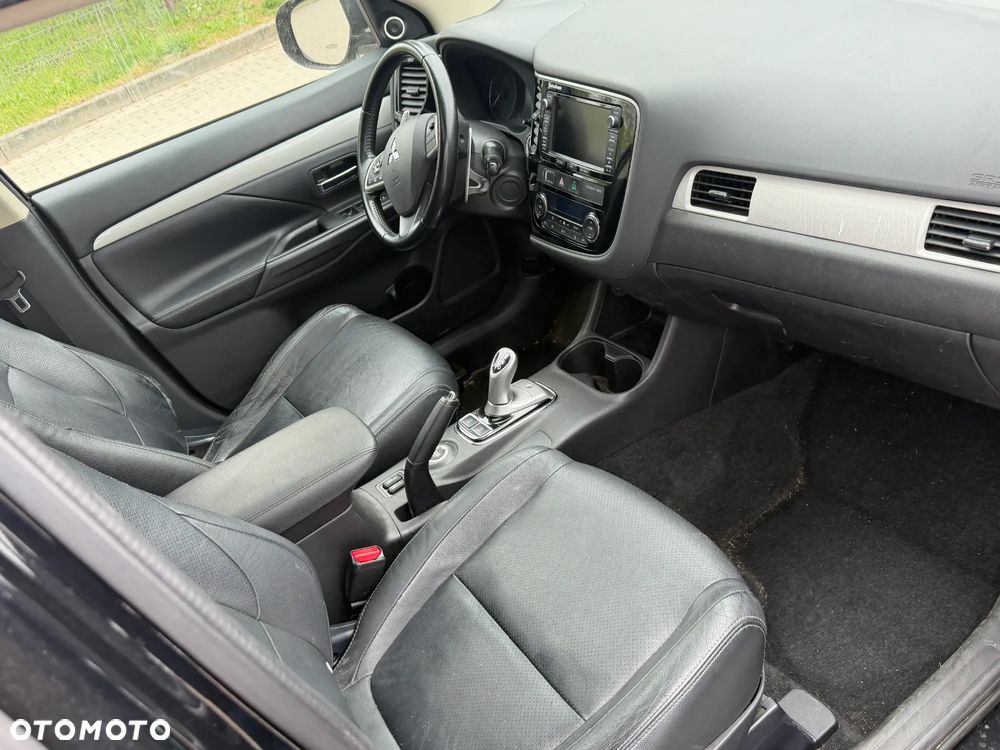 Mitsubishi Outlander 2.0 4WD Plus - 9