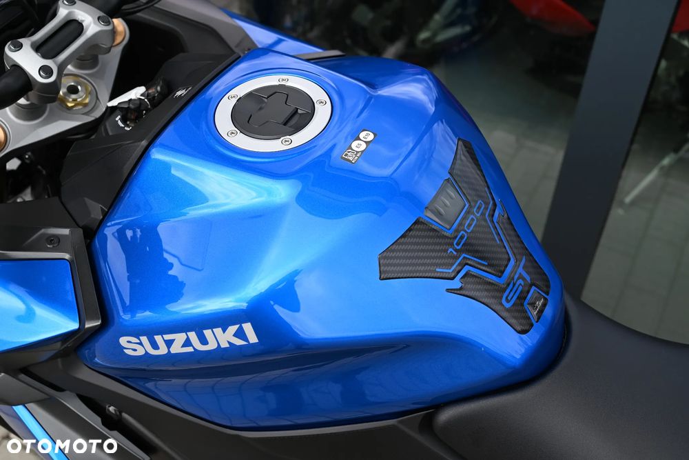 Suzuki GSX 1000 - 32