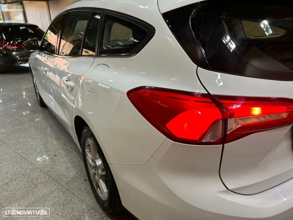 Ford Focus 1.5 TDCi ECOBlue Active — fotografia 7