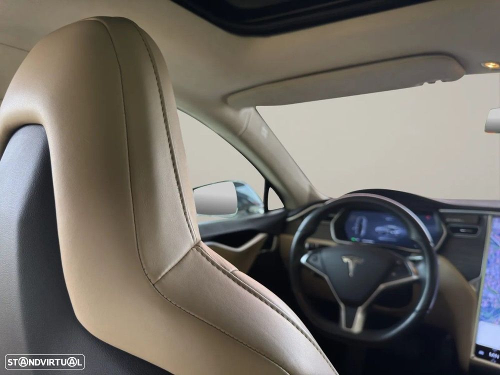 Tesla Model S - 16