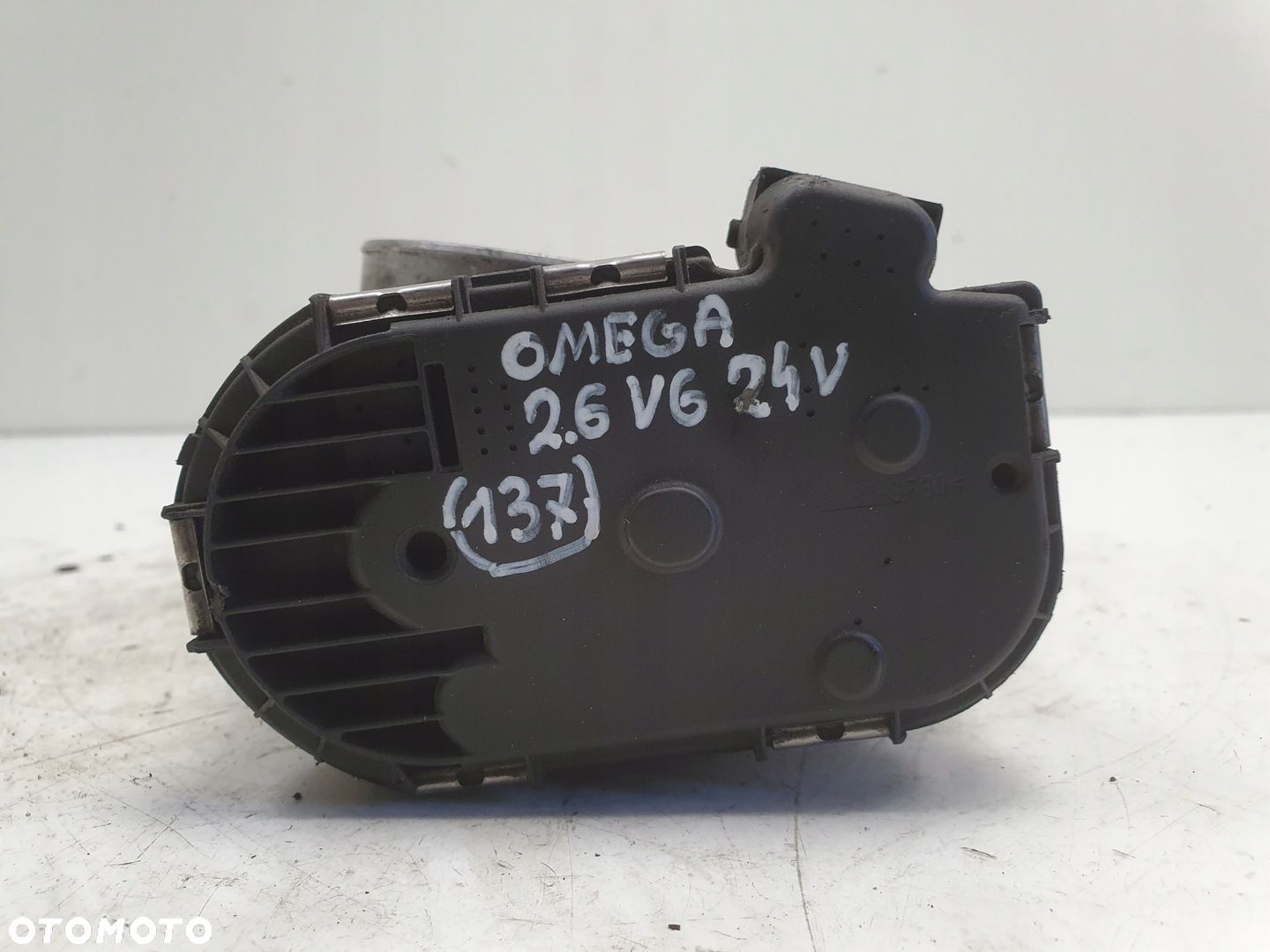 Opel Omega B 2.6 V6 PRZEPUSTNICA 0280750006 - 1