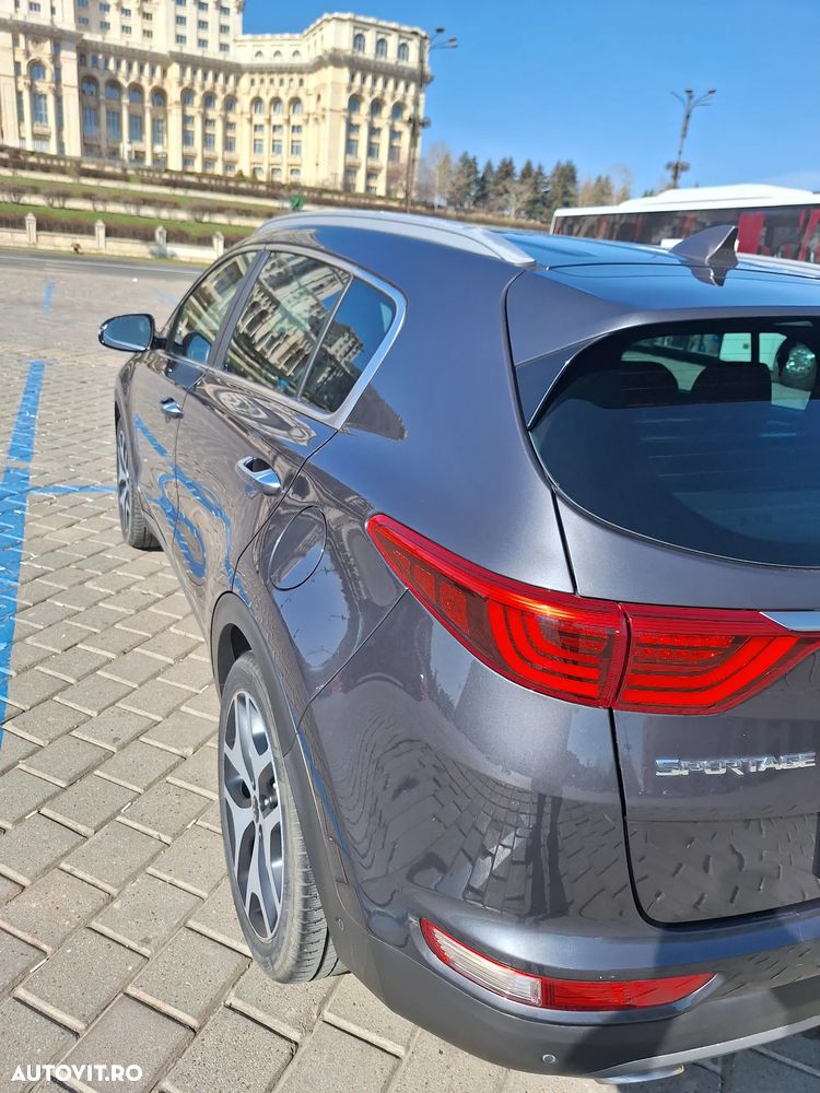 Kia Sportage 2,0 CRDI AWD Aut. GT Line - 3