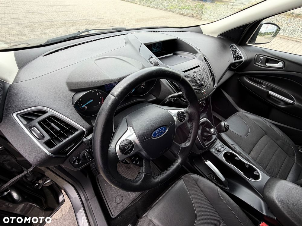 Ford Kuga 1.5 EcoBoost 2x4 Titanium - 28