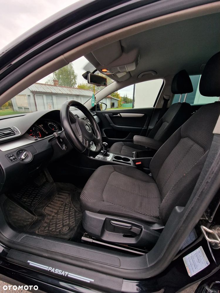 Volkswagen Passat - 14