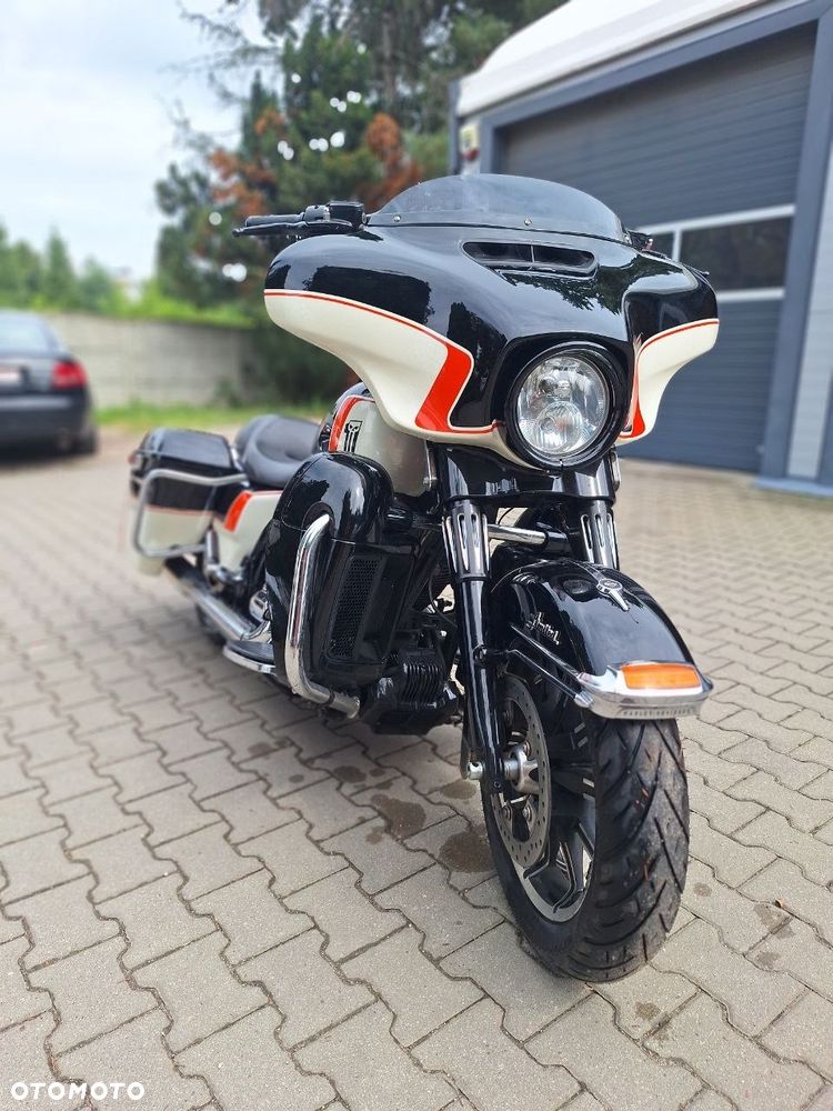 Harley-Davidson Touring Street Glide - 3