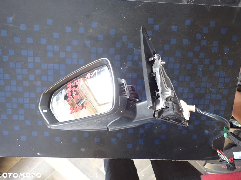 AUDI A1   82A   LUSTERKO LEWE 8 PIN - 2
