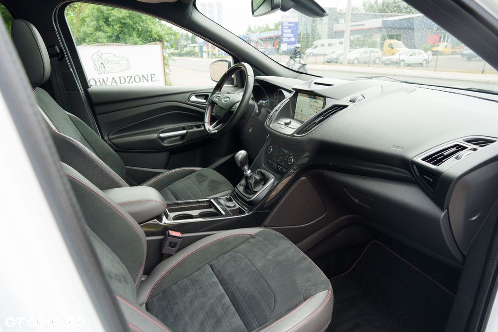 Ford Kuga 1.5 EcoBoost 2x4 ST-Line - 13
