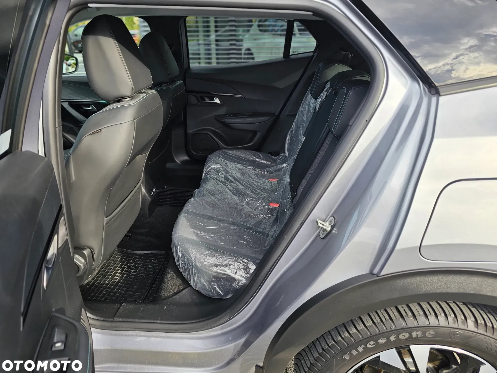 Peugeot 2008 e-2008 Allure Pack - 24