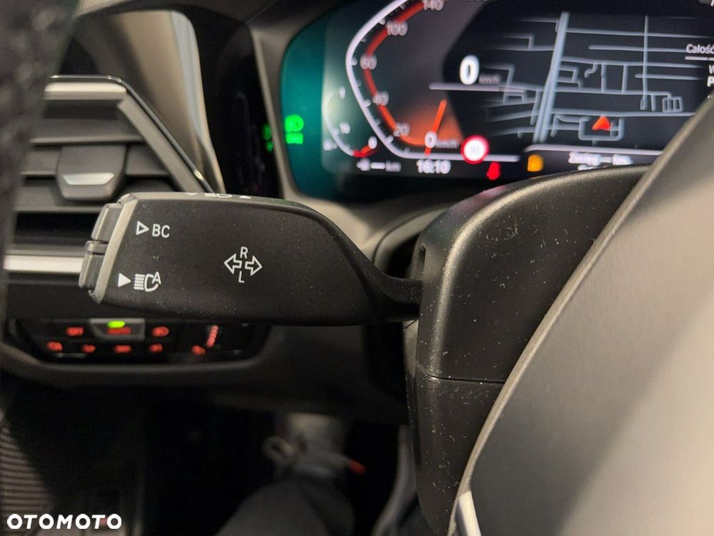 BMW Seria 3 318i - 17