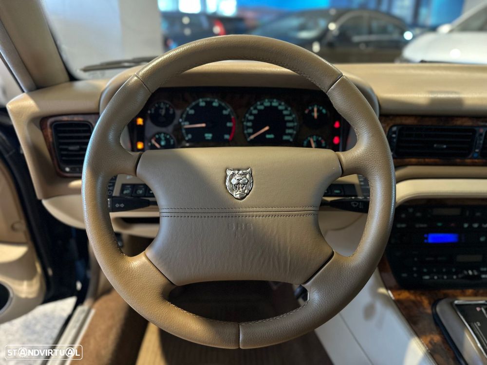 Jaguar Sovereign 3.2 Aut. - 16