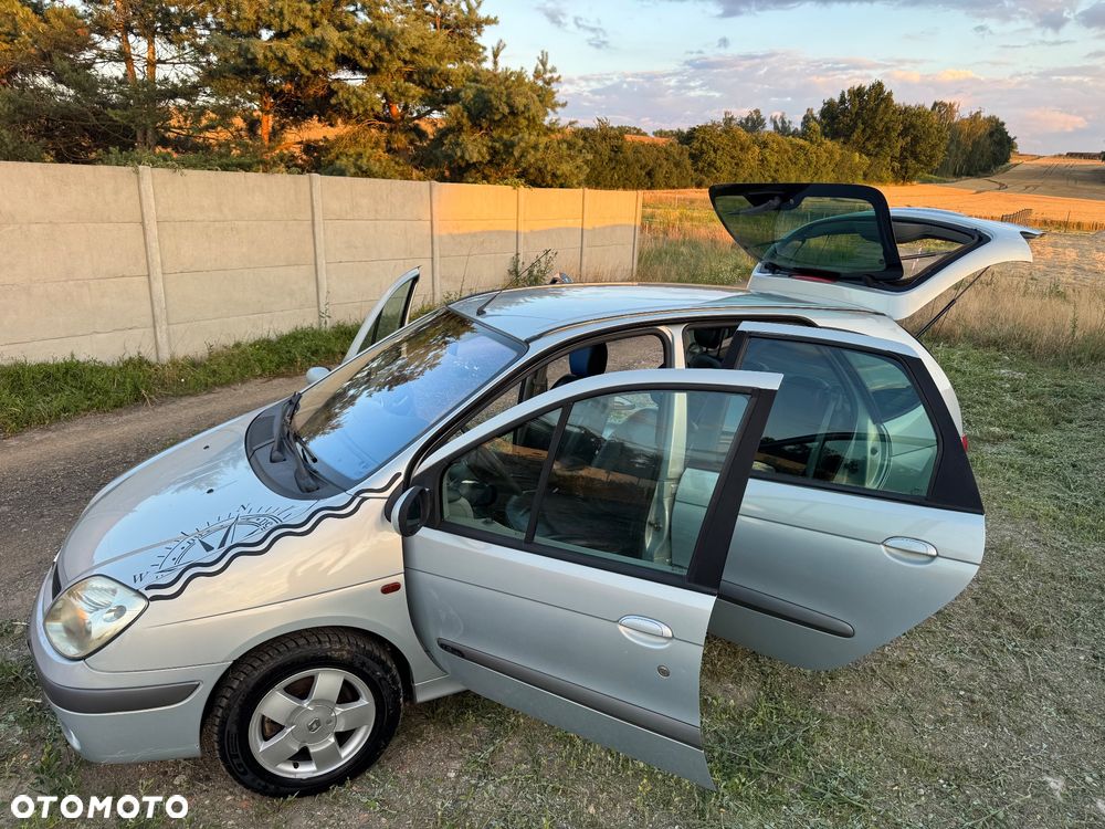 Renault Scenic 1.6 16V Privilege - 17