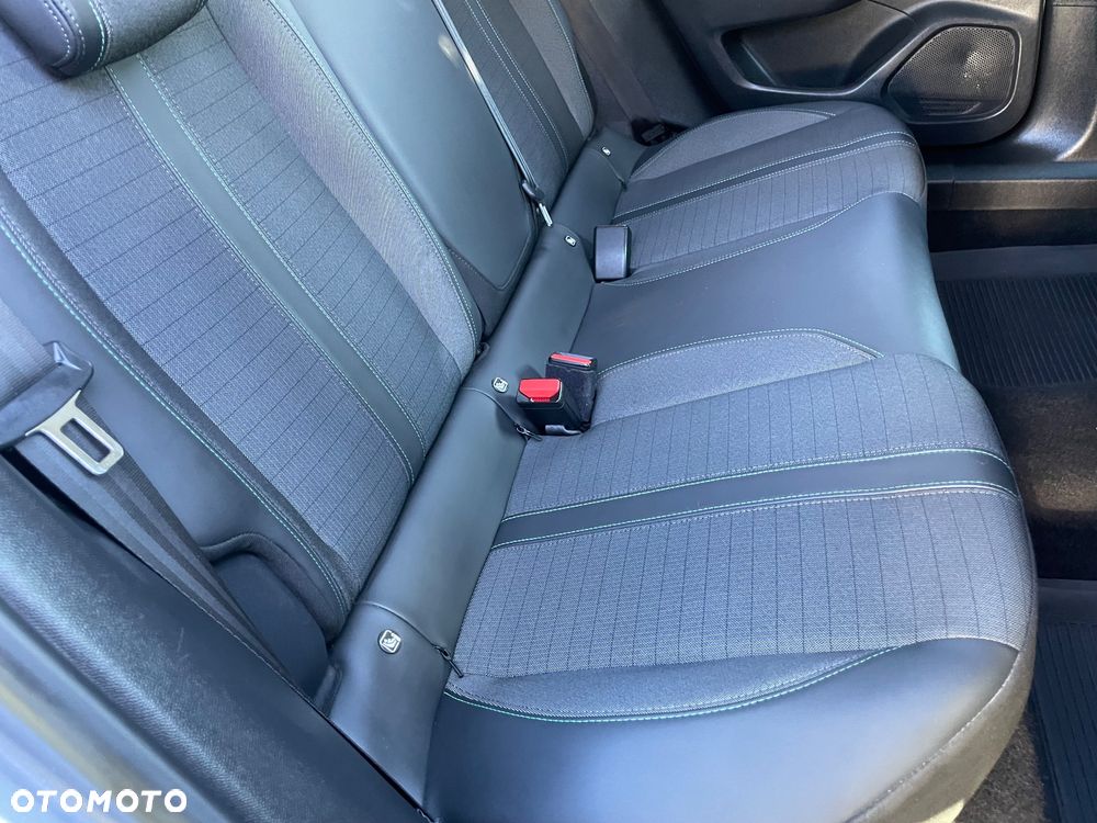 Peugeot 2008 1.5 BlueHDi Allure S&S EAT8 - 16