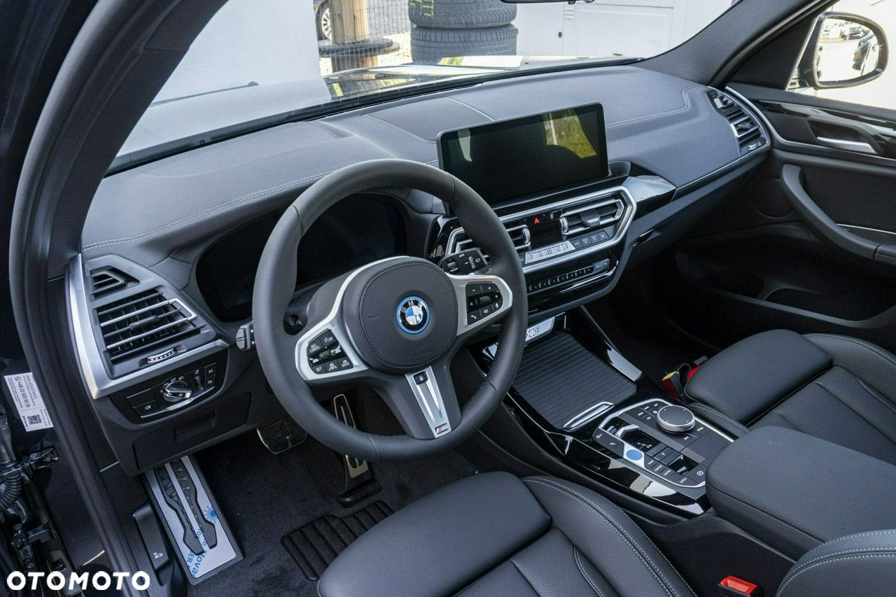 BMW iX3 - 8