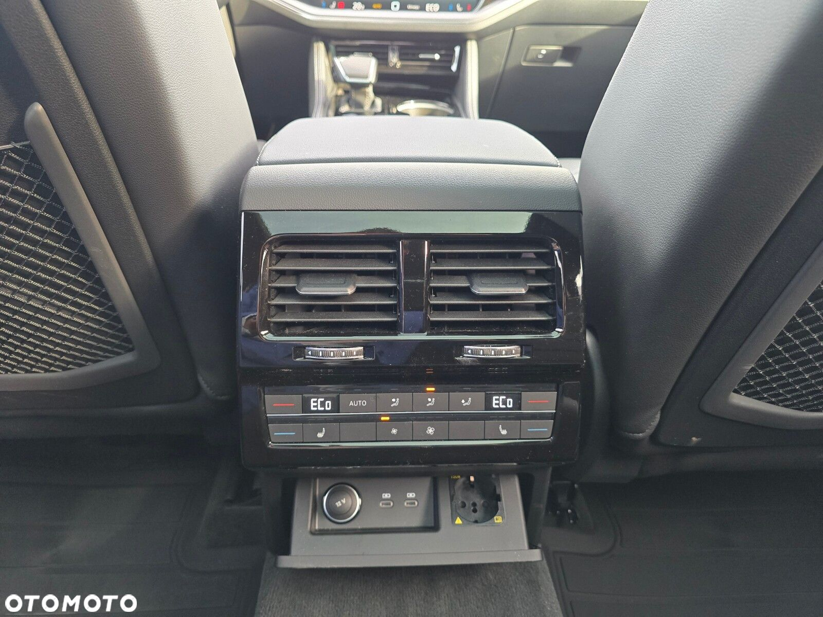 Volkswagen Touareg 3.0 V6 TDI 4Motion R-Line - 19