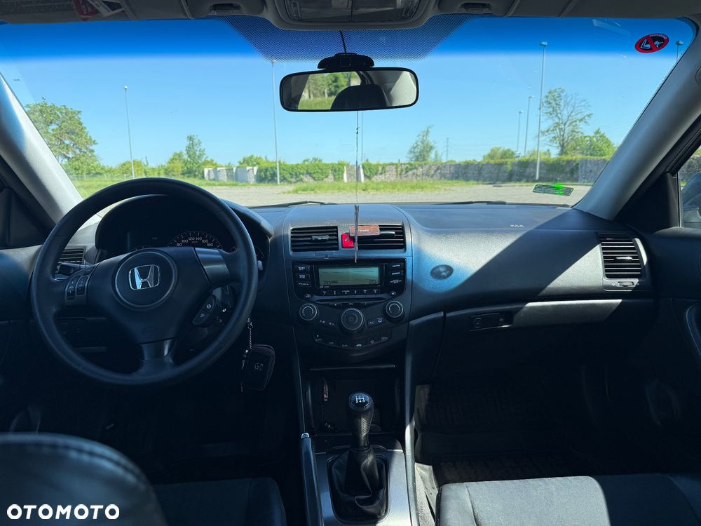 Honda Accord 2.0 Comfort - 23