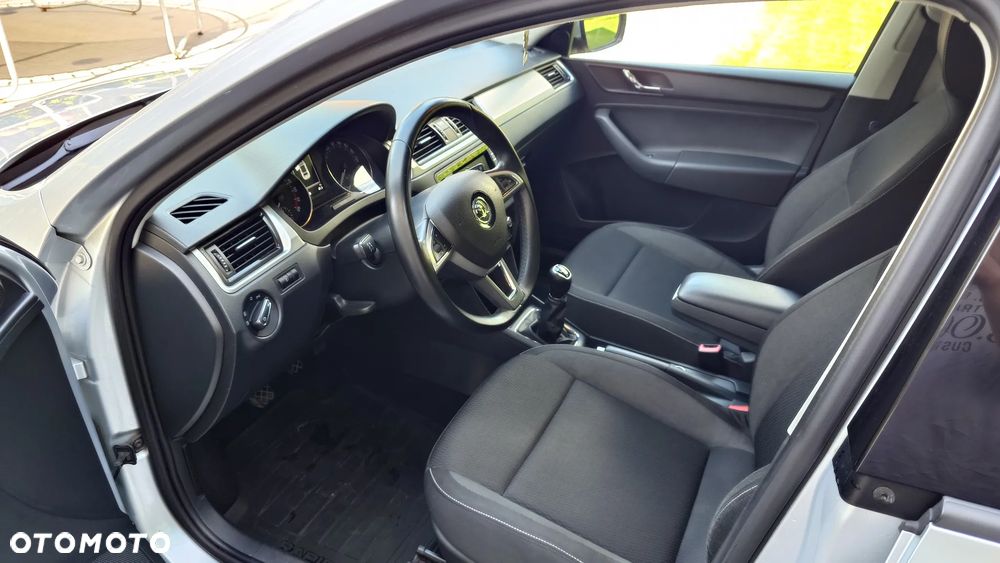 Skoda RAPID 1.6 TDI DPF Ambition - 10