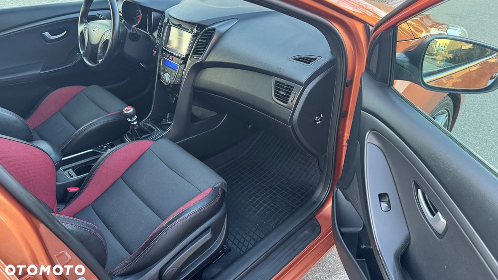 Hyundai i30 1.6 T GDI Turbo - 12