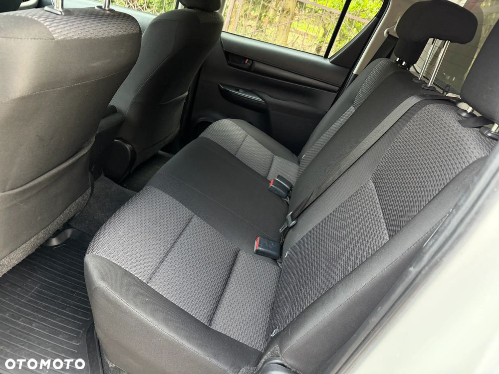 Toyota Hilux 2.4 D-4D Double Cab DLX 4x4 - 31