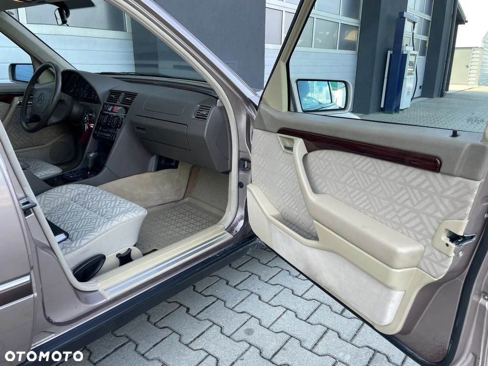 Mercedes-Benz Klasa C - 30
