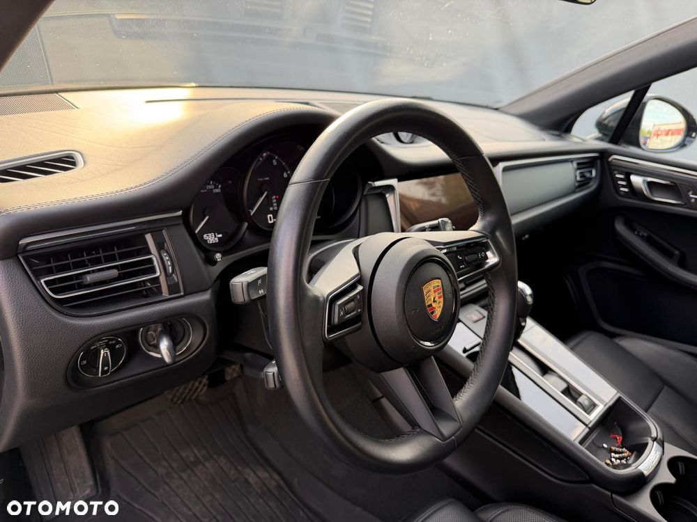 Porsche Macan T - 22