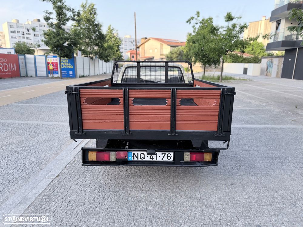 Toyota Hilux 2.4 D LN85L - 6