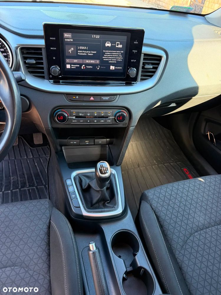 Kia Ceed 1.6 CRDi mHEV M - 7