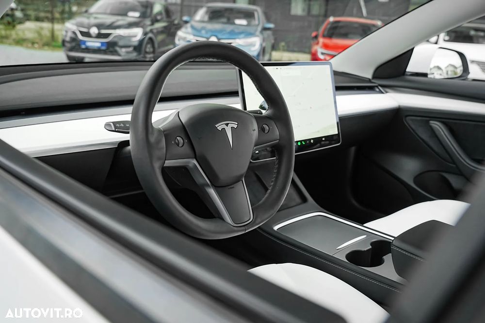 Tesla Model 3 Standard Reichweite Plus Hinterradantrieb - 15