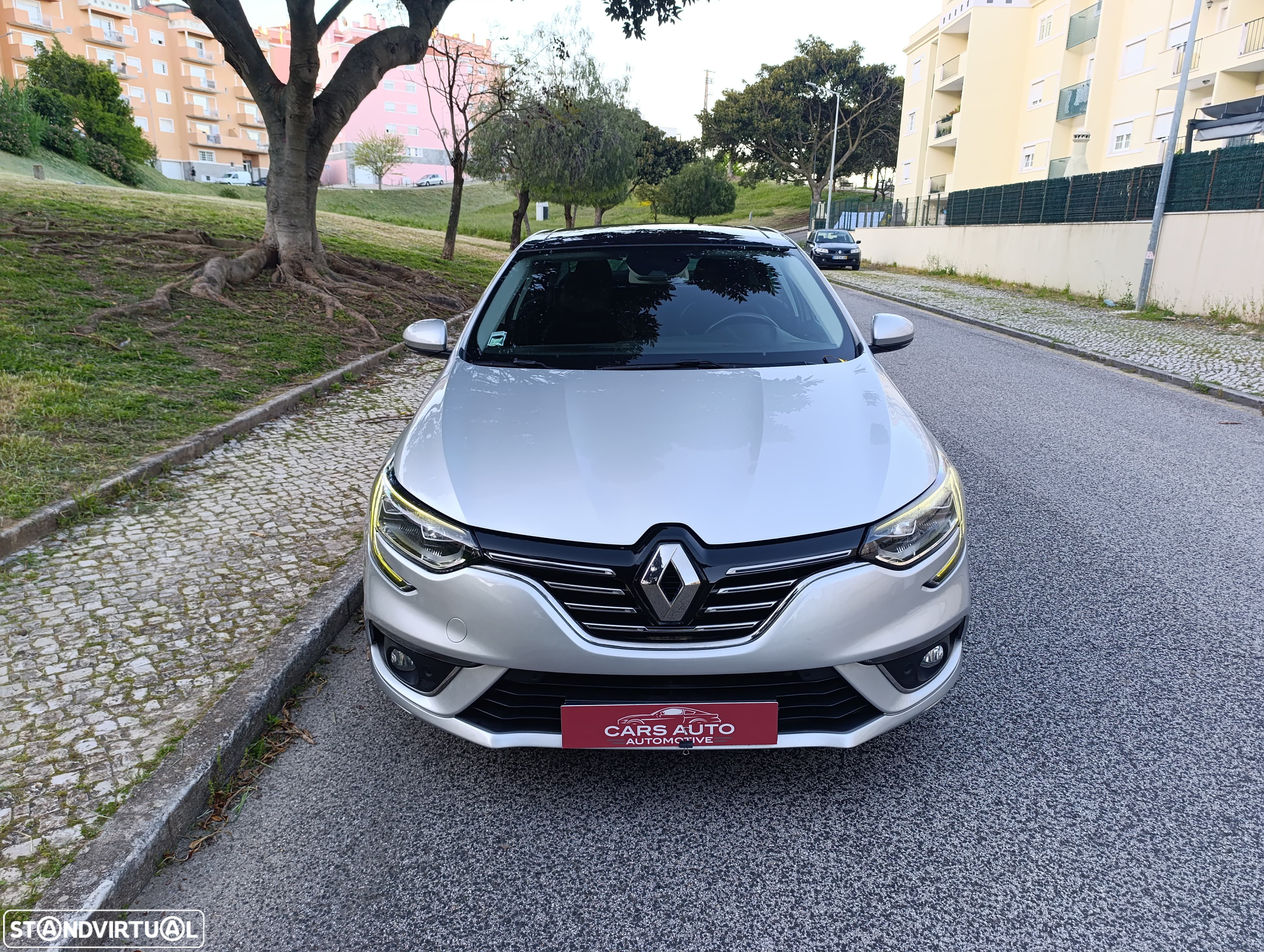 Renault Mégane Grand Coupe 1.5 dCi Executive - 4