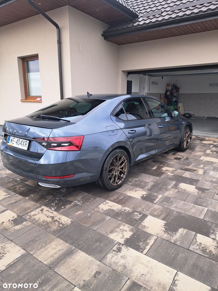 Skoda Superb 2.0 TDI SCR 4x4 Sportline DSG - 3
