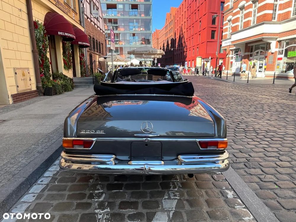 Mercedes-Benz W111 - 9