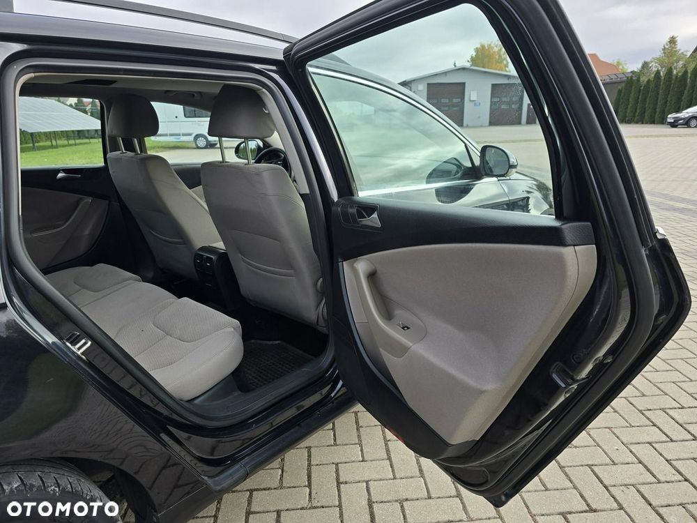 Volkswagen Passat - 24