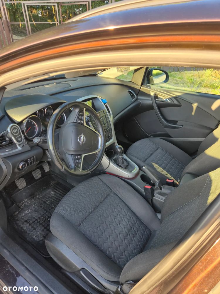 Opel Astra 1.4 T Enjoy - 9