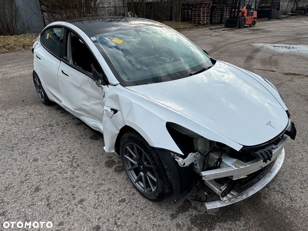 Tesla Model 3 Langstreckenbatterie Allradantrieb Dual Motor - 23