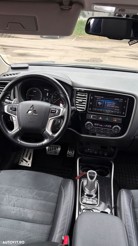 Mitsubishi Outlander - 7