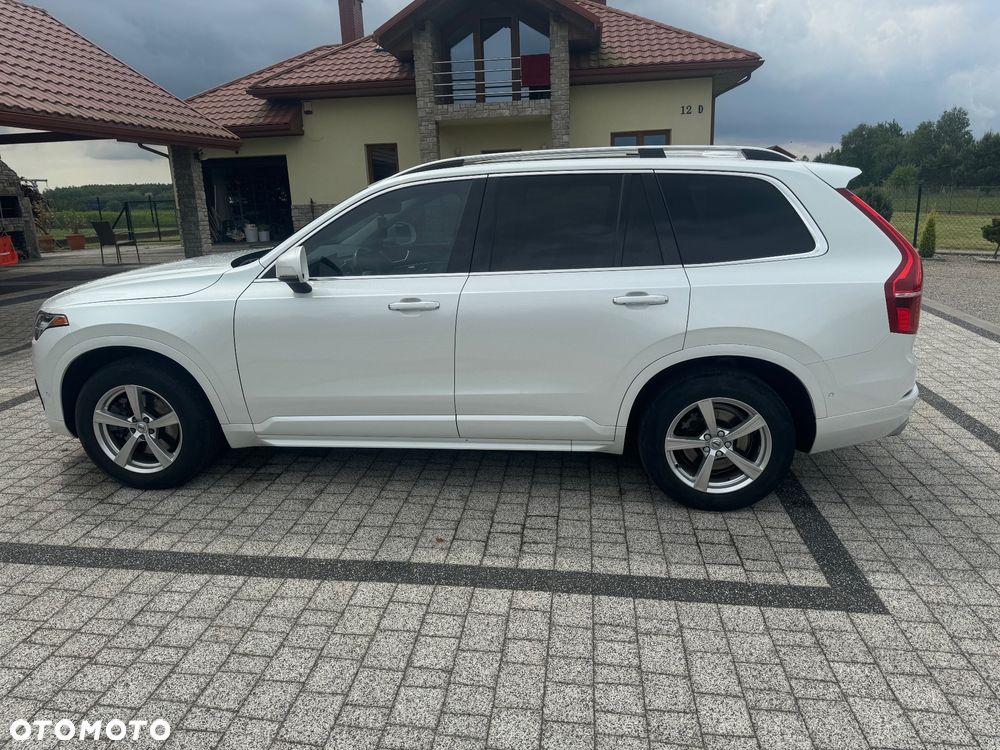 Volvo XC 90 - 9