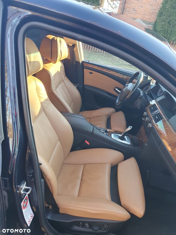BMW Seria 5 525xi Edition Exclusive - 19