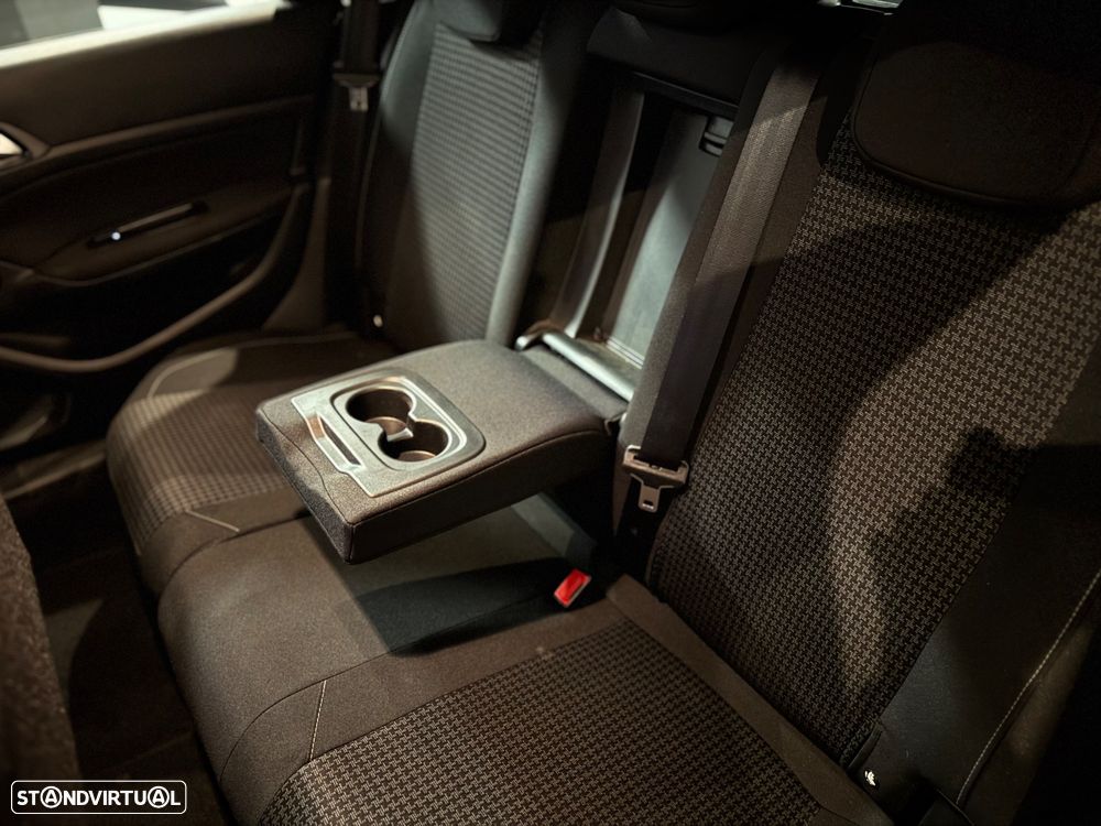 Peugeot 308 SW BlueHDi 130 EAT8 Style - 35