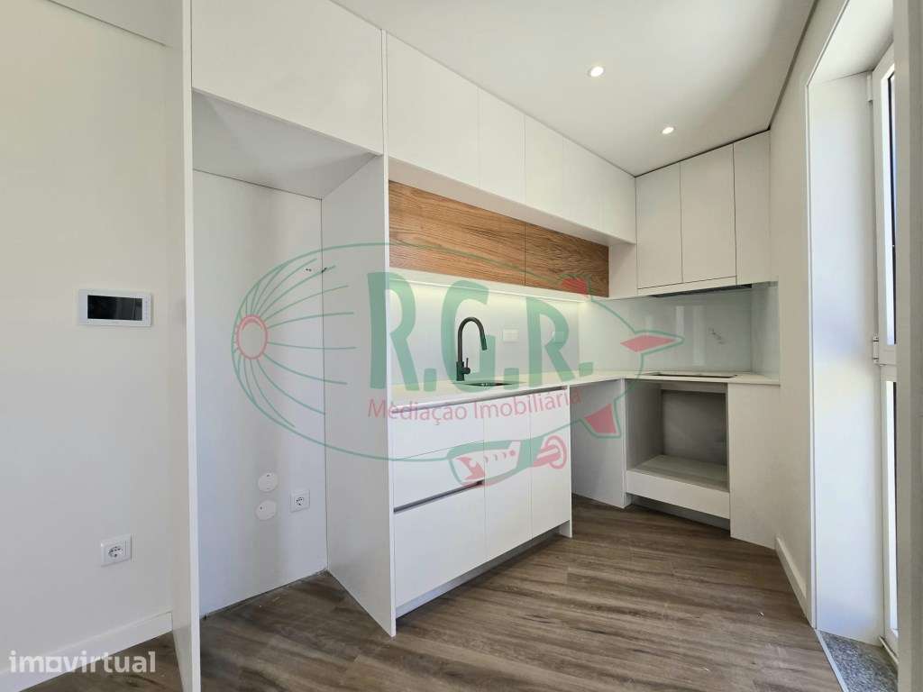ANDAR MORADIA T1+1 RECUPERADO (NOVO) | ÁREA EXTERIOR PRIVATIVA (99m2) - Grande imagem: 5/28