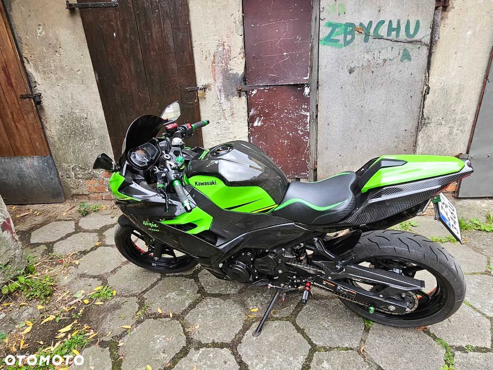 Kawasaki Ninja 400 - 4