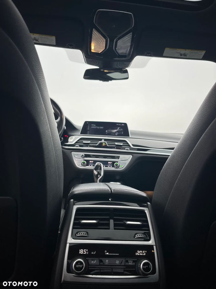 BMW Seria 7 - 29